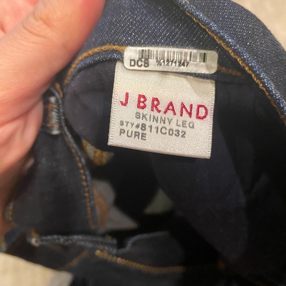 J Brand “Skinny Leg” Dark Wash in "Pure" Jeans Size: 28 - Picture 6 of 6